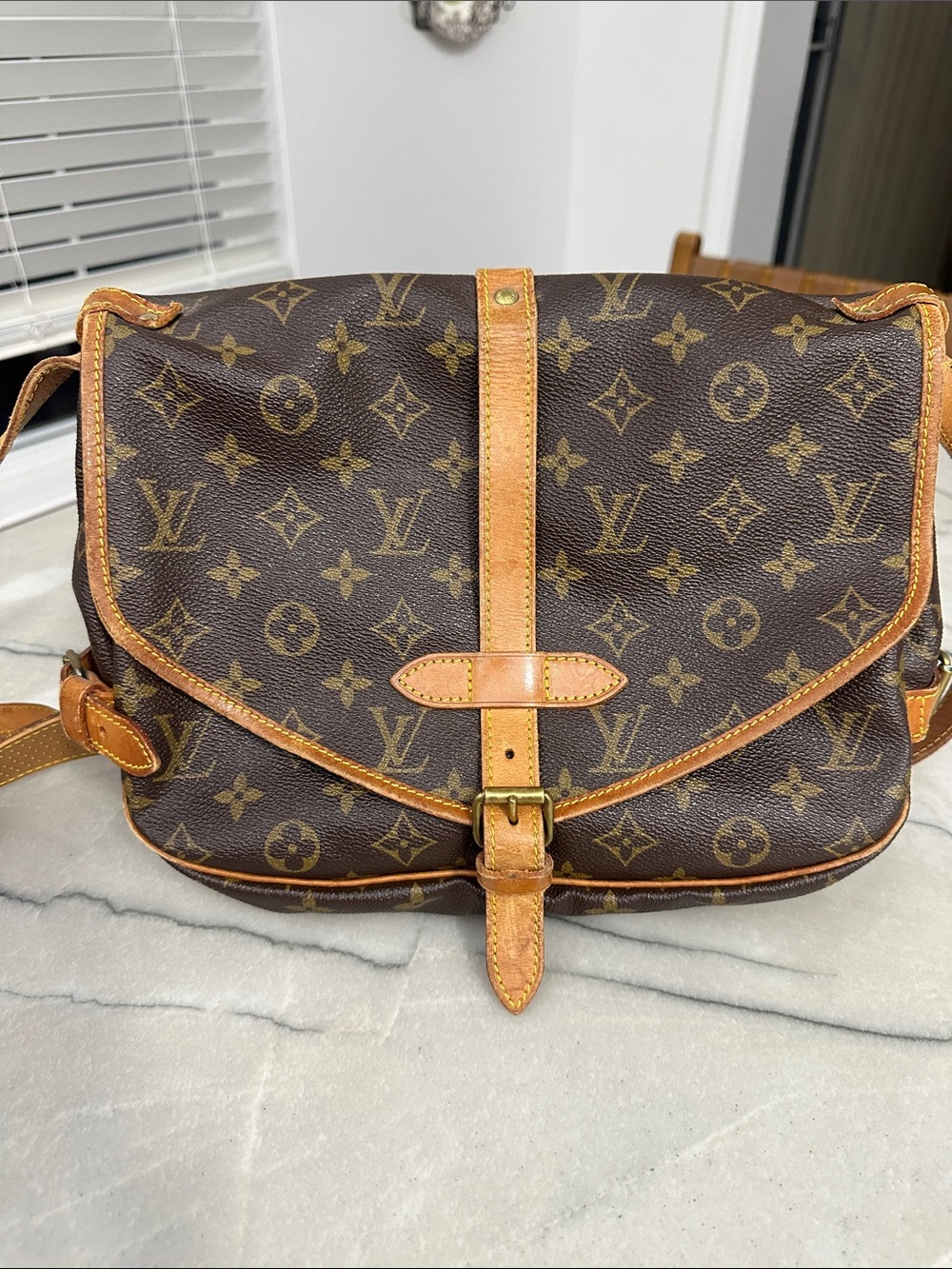 Authentic Louis Vuitton Monogram ,Saumur 30 - Picture 4 of 16